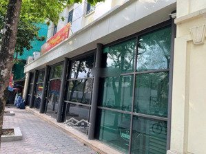 cho thuê mbkd chân đế chung cư khu đô thị pháp vân. diện tích 160m2 mặt tiền 14m