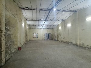 cho thuê kho xưởng xuân phương, ntl tường gạch mái tôn, dt 324m2, mt 8.5m, có, điện 3fa nước sạch
