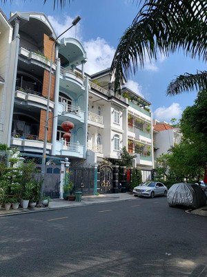 biệt thự khu compound 357a nguyễn trọng tuyển p1 tân bình 8x20m, trệt 03 lầu