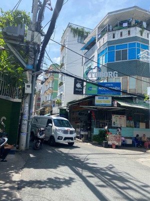 nhỉnh 8 tỷ có nhà trung tâm cao thắng, quận 10; dt đẹp, hiếm: 5x14; hẻm ôtô quay đầu; tiện xây mới