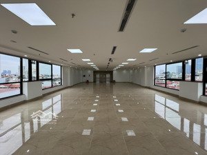 tại đây có văn phòng rẻ nhất hoàng quốc việt - cầu giấy, tòa nhà mới xây bàn giao mới cứng