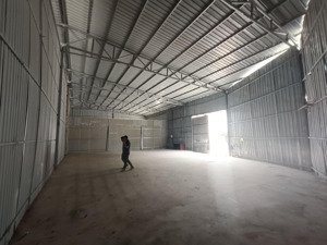 cho thuê kho phú diễn, btl nhà khung sắt mái tôn cao 6-8m,dt 300m.800m đến 1300m kho đẹp.vào ngay