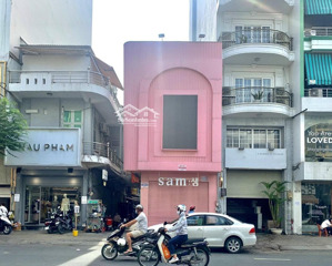 bán nhà mt đường 3/2 quận 10 ngang 5.4m, nhà 4 lầu. gía bán 11.8 tỷ