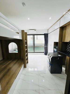 hơn 10 tỷ ccmn ngã tư sở 7 tầng thang máy, 12 phòng cực hiếm, 40m ra mặt hồ, dòng tiền 60tr/tháng