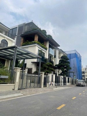 chính chủ bán liền kề biệt thự starlake tây hồ tây 132m2 xây 4 tầng full đồ, thang máy, sổ cất két