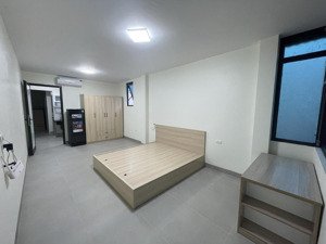 chính chủ cho thuê chung cư mini 1 ngủ 1 bếp rộng 30m2 mới 99% tại ngõ 257 yên hòa giá chỉ 5tr1