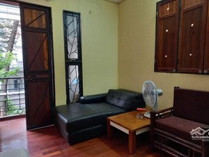 cho thuê căn studio 40m2 tại tầng 2 nhà biệt thự số 6 ngõ 488 ngọc thụy, long biên, hà nội