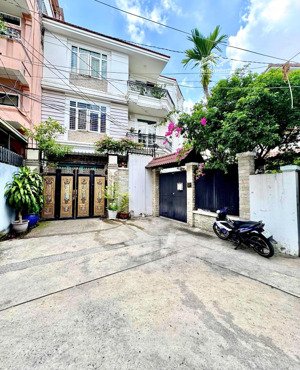 gấp bán đi định cư biệt thự lam sơn (7.5 x 15) nh 22m, hẻm trước nhà 8m, sát khu phan xích long