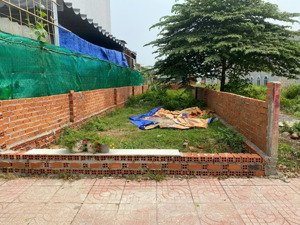 còn thương lượng tại nguyễn thị bảy, thị trấn cần giuộc, 100m2, sổ đầy đủ