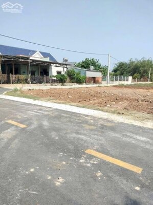 CẦN BÁN NHANH 512M2 ĐẤT Ở THỊ XÃ, NGAY CHỢ ĐƯỜNG 18M DÂN ĐÔNG. GIÁ 160 TR