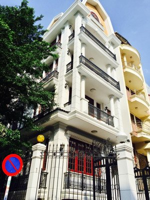 biệt thự góc 2 mặt tiền cộng hòa p13 tân bình, 9m x 16m, nhà đẹp 5 tầng, thang máy, giá 39 tỷ