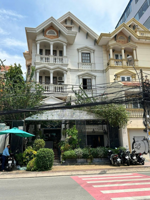 đi định cư, bán gấp biệt thự trường sơn cư xá bắc hải, quận 10 dt: 8x20m giá chỉ 40 tỷ