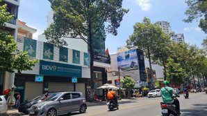 bán nhà căn góc nguyễn tri phương, q. 10, hệ thống điện mặt trời, 94m2, 4 tầng, giá 17 tỷ
