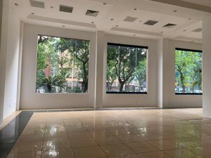 cho thuê mặt bằng kinh doanh tầng 1 tòa nhà harec, 14 láng hạ vị trí trung tâm giá tốt