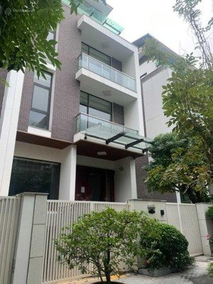 tôi cho thuê nhà lk 90 nguyễn tuân 85m2*5 tầng, thiết kế thông sàn, mặt tiền rộng 6m. giá đẹp 35tr