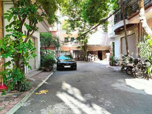 bán đất tđc cự khối 50m2 - mặt tiền 5.2m 9 tỷ hơn. vỉa hè ô tô tránh, gần đường 24m