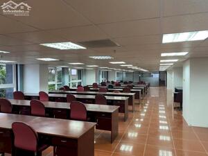 BDS HVL CG: CHO THUÊ 1800 M2 SÀN VĂN PHÒNG PHẠM VĂN ĐỒNG GIÁ 320 TR/TH