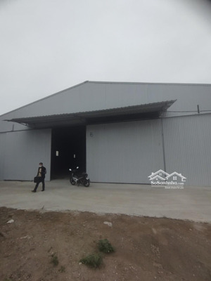 cho thuê kho đường cầu diễn, phú diễn từ liêm. dt 750m2 cao 8m có điện 3fa, nước sạch. giá 100k/m2