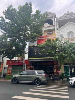cho thuê nhà mặt tiền đường d1 , kdc phú hoà 1 giá thuê cực rẻ chỉ 22triệu/ tháng