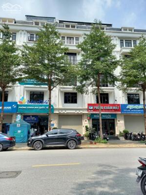 Bán mặt phố Hồ Tây, 10 tầng 1 hầm, xây dựng thông sàn kinh doanh, sẵn dòng tiền, DT 100m2, MT 6m