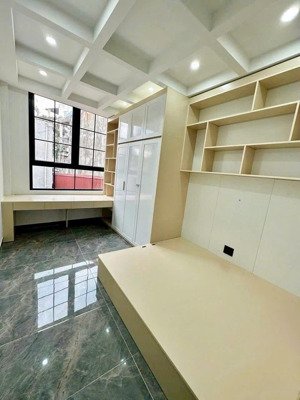 bán nhà trung tâm phố hồ sen, vị trí đắc địa