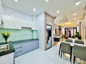 chính chủ. nhà 1 trệt 1 lầu. nhà mới, nguyễn oanh, p17, gv. ngay ngã tư lê đức thọ. chợ an nhơn