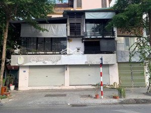 cho thuê nhà mặt phố đào tấn, tầng 1 x 40m2, mặt tiền 6m, giá thuê 25triệu, kinh doanh mọi mô hình