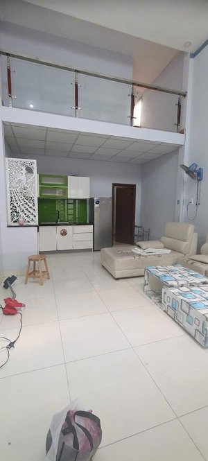 cho thuê nhà ngay công viên làng hoa dt 5 x 14 2pn, 2wc