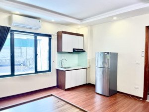 cho thuê ccmn mới ngã tư sở 20-30m2 gần phố, gần chợ, thang máy đủ tiện nghi