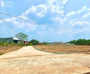 Cần bán 280m2 đất SHR ngay QL13C vào 100m, kế bên KCN hiện hữu. Giá 198 triệu