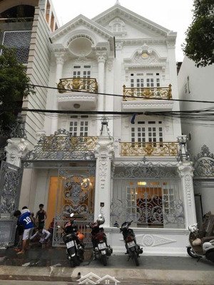 mặt bằng biệt thự mới đẹp đường lớn giá thuê hợp lý thích hợp f&b, showroom
