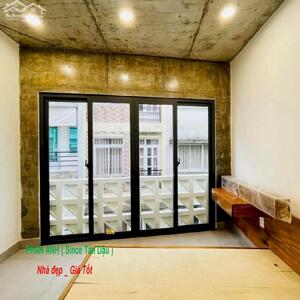  Bán Gấp Nhà Mặt Phố Quận 2 _ 98 m² _ Ngay Nguyễn Duy Trinh _ 2 tầng 2 pn .