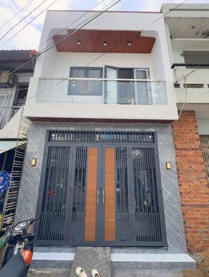 cần bán gấp nhà sát chợ bình chánh 100m2 có sổ hồng riêng