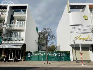 Bán lô hướng Đông đường số 4 Thích Quảng Đức, VCN Phước Hải. 220m2 ngang 10m. Giá bán 27,5 tỷ