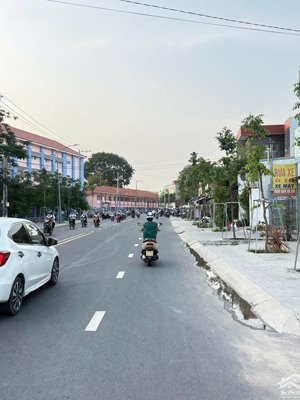 bán nhà mặt tiền kinh doanh dx 02 gần chợ phú mỹ