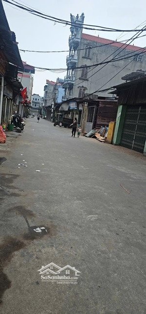 chính chủ bán nhà 2 tầng tại kp mai động hương mạc từ sơn bắc ninh. 242m2 giá 2tỷ450