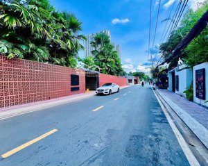 hiếm! bán hiếm! bán gấp lô đất gần mt quốc hương, p. thảo điền, q2 dt: 5x19 (90m2) giá chỉ: 16.5 tỷ