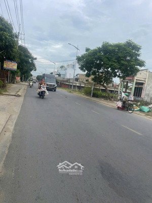 cần bán đất sổ đỏ riêng mặt tiền đường lại hùng cường. gần chợ võ văn vân cách 200 m