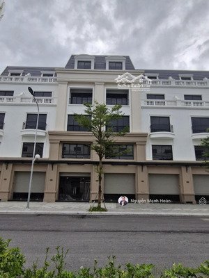 ngoại giao căn 67,5 m2 vip giá tts 3,7 tỷ , xây 5 tầng tại vinhomes móng cái , kinh doanh luôn .
