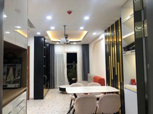 chính chủ bán căn hộ diamond riverside 2phòng,2 vệ sinh 73m2