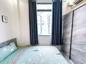 cho thuê 1 phòng ngủ cửa sổ lớn full nội thất thang máy ngay chợ trần hữu trang chỉ tính điện nước