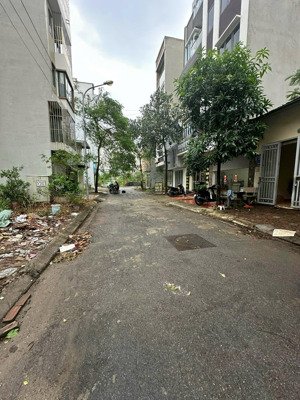 cực hiếm mảnh đất còn sót lại giá đầu tư tại dịch vụ khu c yên nghĩa 