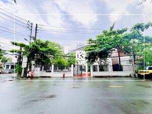 [ QUẬN 2 ] Cho Thuê Biệt Thự GÓC 2MT: 01 Trần Văn Sắc - 20x26m, 2 tầng