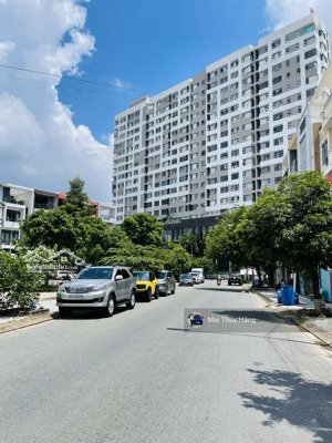 hàng đẹp - hiếm - đất mặt tiền ngay đào trinh nhất - 137m2 (ngang 5 vuông vức )
giá 13.5 tỷ