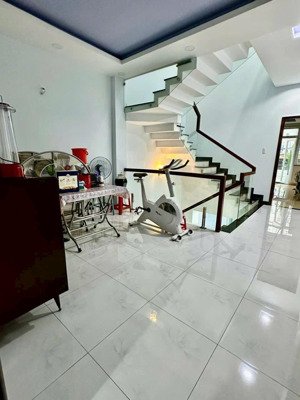 ***bán nhà 1/ đường số 30 p6 dt(4x22m) giá 10,25 tỷ