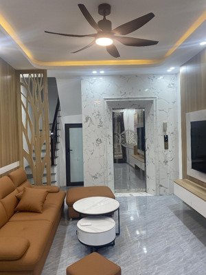 bán nhà ngõ 242 trần khát chân 35m2 x 5 tầng mặt tiền 4m thang máy cách ô tô 20m