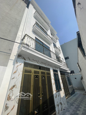 nhà 4tx35 m2( full nội thất mới tinh)ôtô lùi, 500 quốc lộ 21b 6 làn xe,5p cầu thạch bích chỉ 3,2 tỷ
