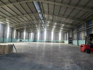 cho thuê mt lê văn khương q12. dt: 650 giá: 60tr xe container