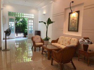 cho thuê nhà hẻm ba gác đường hoàng hoa thám, p7, bình thạnh. dt 4x25m, 1 trệt 2 lầu