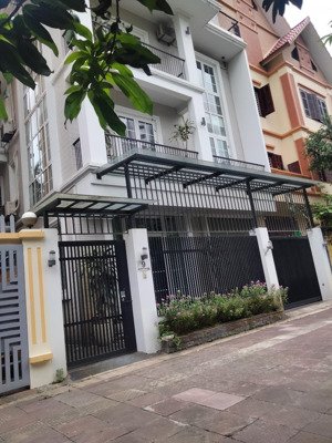 bán nhà mặt phố nguyễn văn hưởng 6 tầng mới đẹp mặt tiền 7m thang máy dát vàng kinh doanh vip